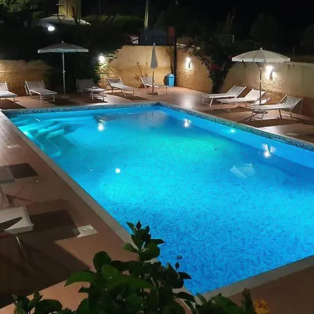 Stunning In With House Sea View Apartament *
